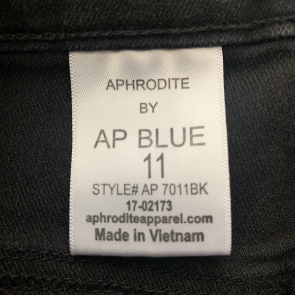 AP Blue by Aphrodite Jeans | Black Lace Up Long Jean Shorts NWOT - Picture 5 of 6